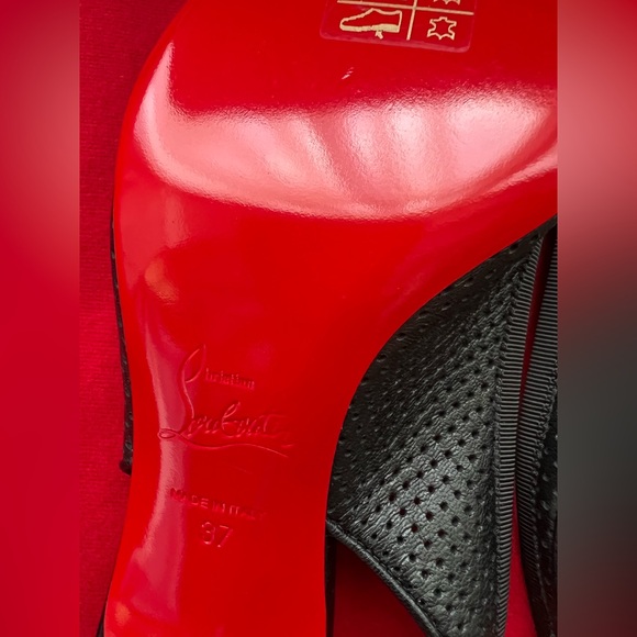 New Christian Louboutin HALL SLING PUMP 55
Perforated Leather Heels Size 7 - Picture 9 of 17